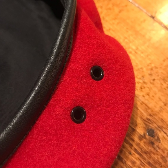 Chic Raspberry Red Beret - Picture 4 of 4